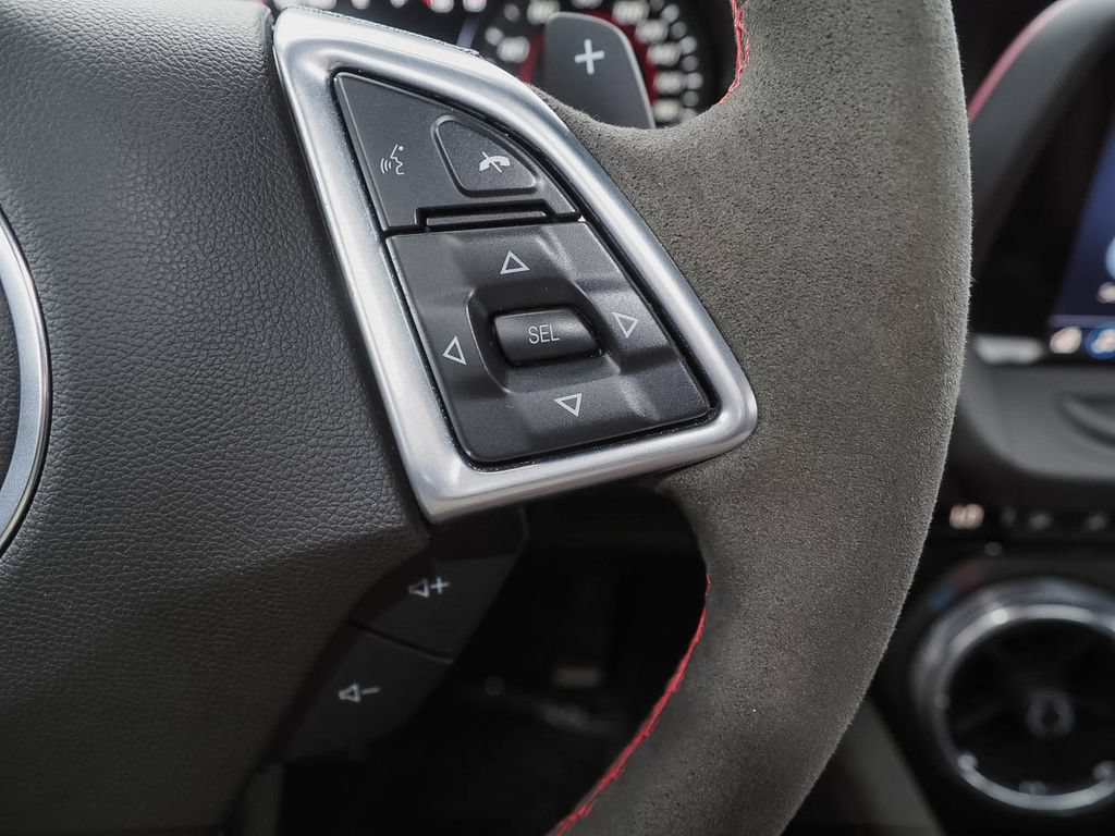 Certified 2021 Chevrolet Camaro ZL1 RWD image 31
