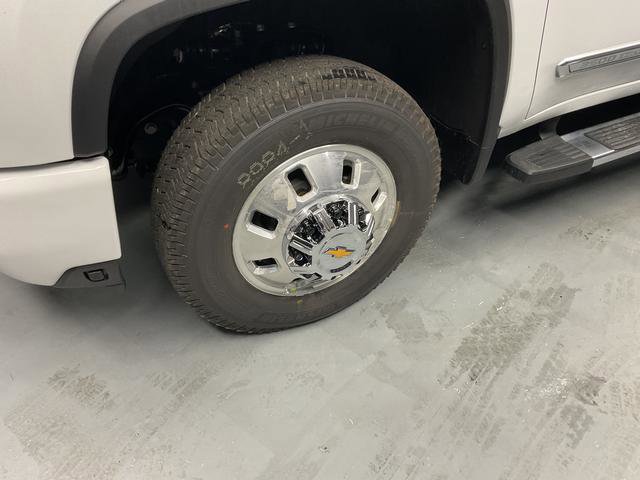 New 2026 Chevrolet Silverado 3500 High Country w/ High Country Premium Package image 3