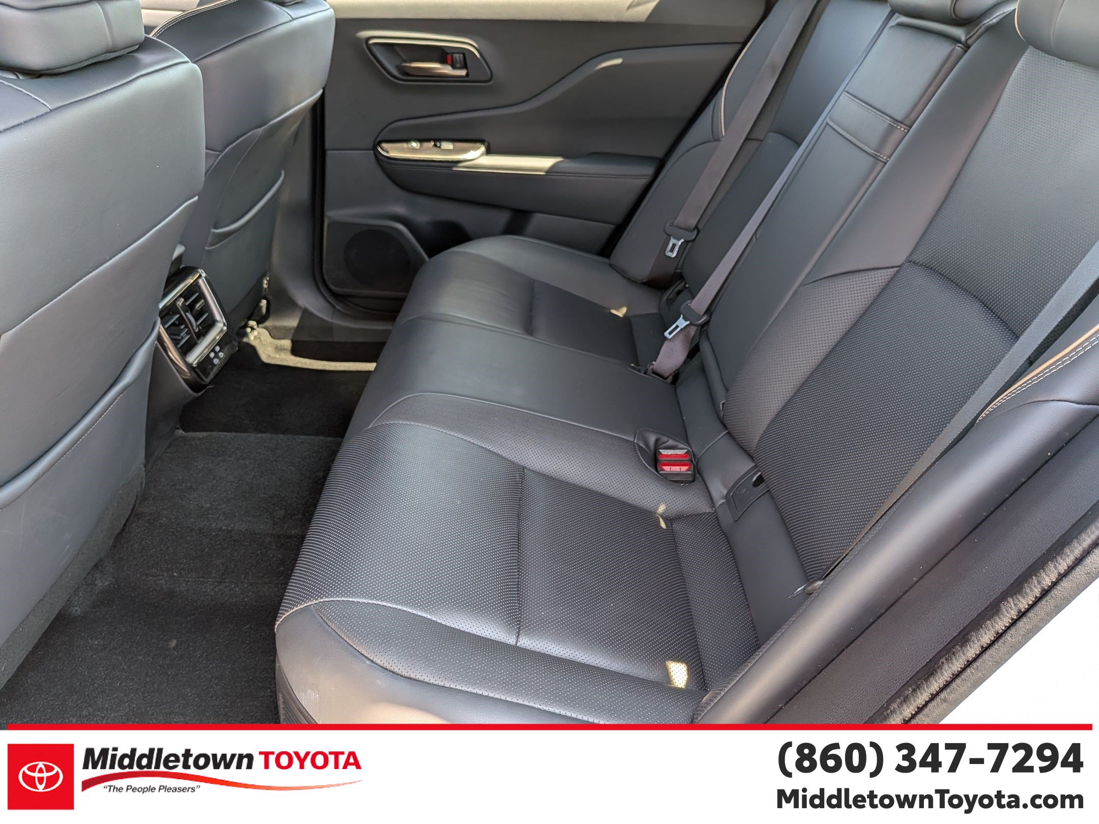 Certified 2025 Toyota Crown AWD/4WD image 33