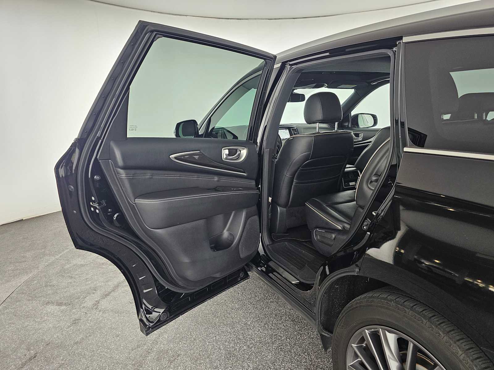 Used 2020 INFINITI QX60 Luxe w/ Edition 30 Essential Package image 17