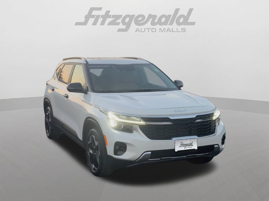Used 2024 Kia Seltos EX AWD/4WD image 2
