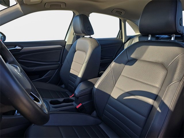 Used 2022 Volkswagen Jetta SE image 17