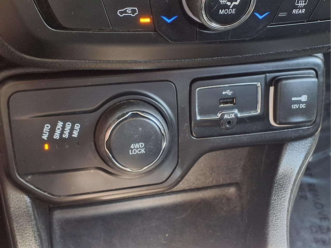 Used 2022 Jeep Renegade Latitude AWD/4WD image 18