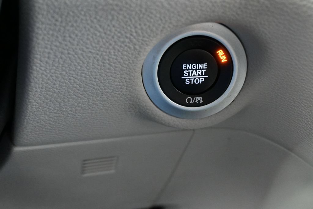 Used 2023 Chrysler Pacifica Touring-L FWD image 27