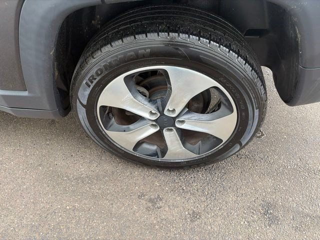 Used 2018 Jeep Compass Latitude w/ Popular Equipment Group AWD/4WD image 46