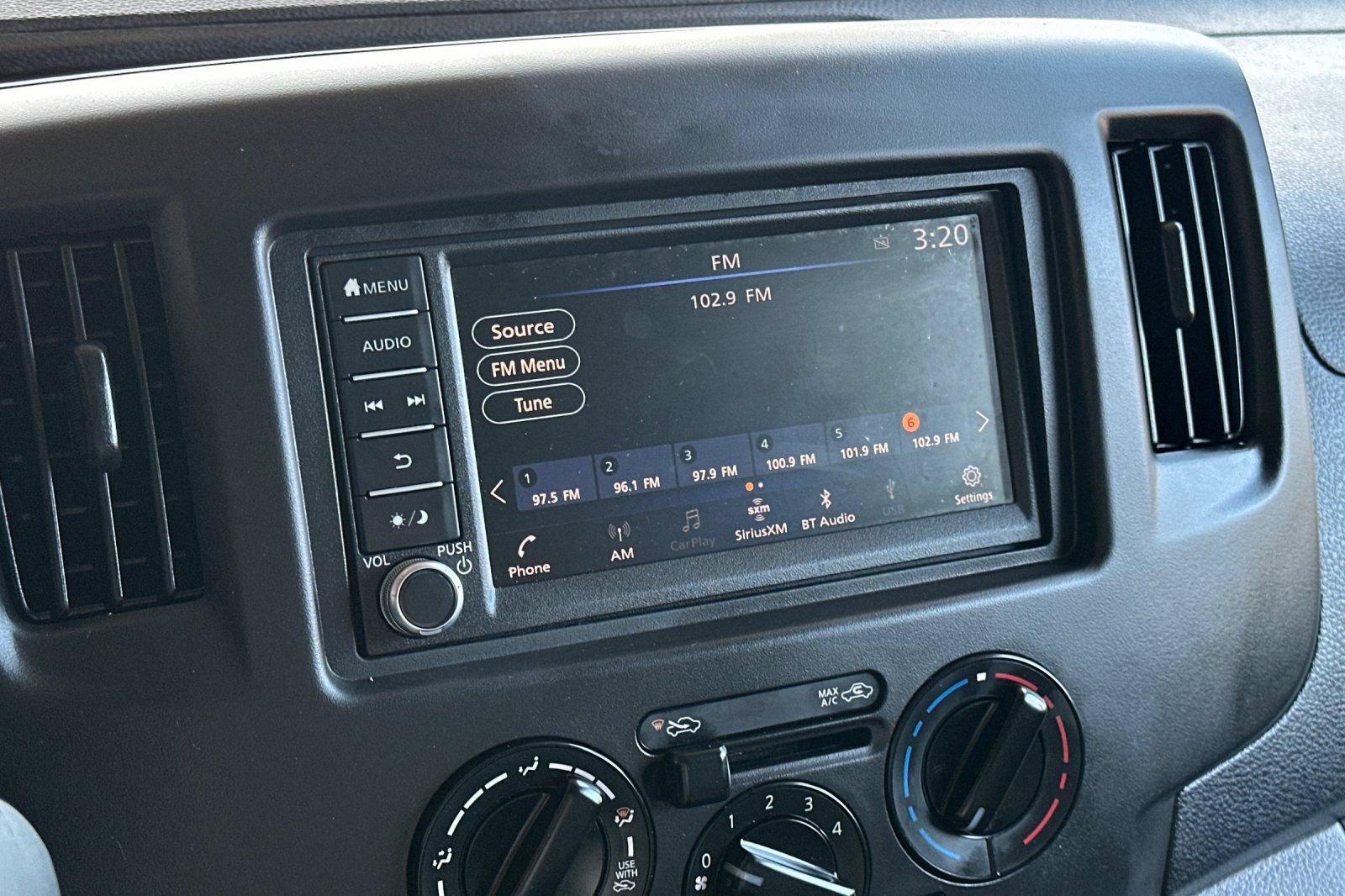 Used 2020 Nissan NV200 SV FWD image 18