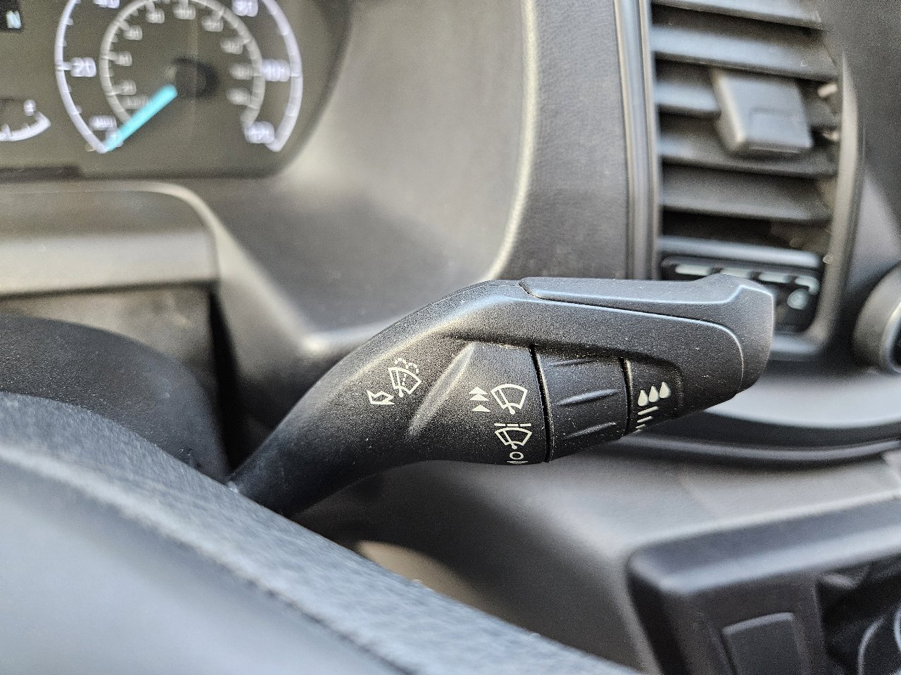 Used 2020 Ford Transit 250 Medium Roof image 40