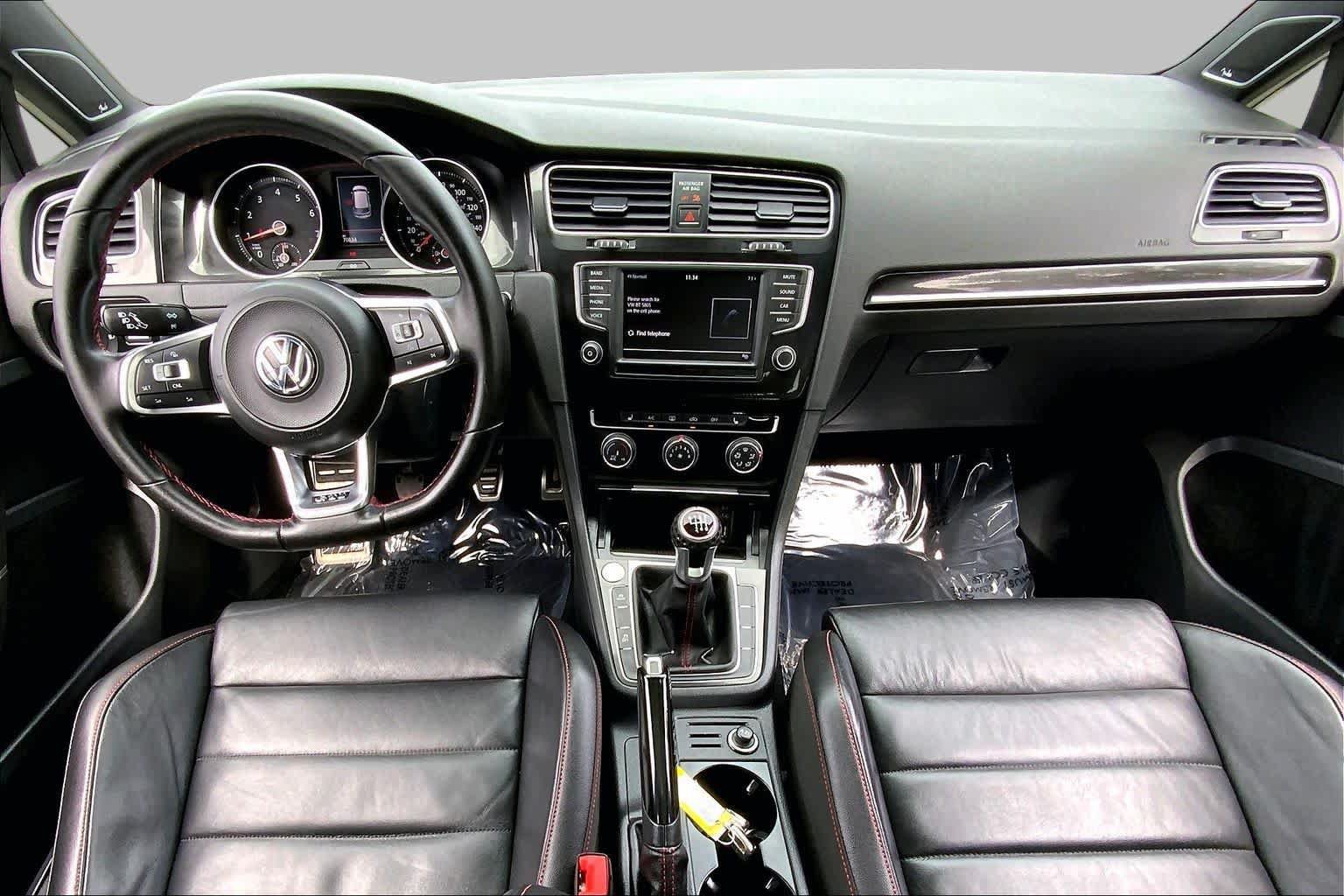 Used 2017 Volkswagen GTI SE FWD image 16
