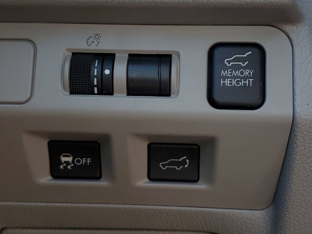 Used 2016 Subaru Forester 2.5i Limited AWD/4WD image 32