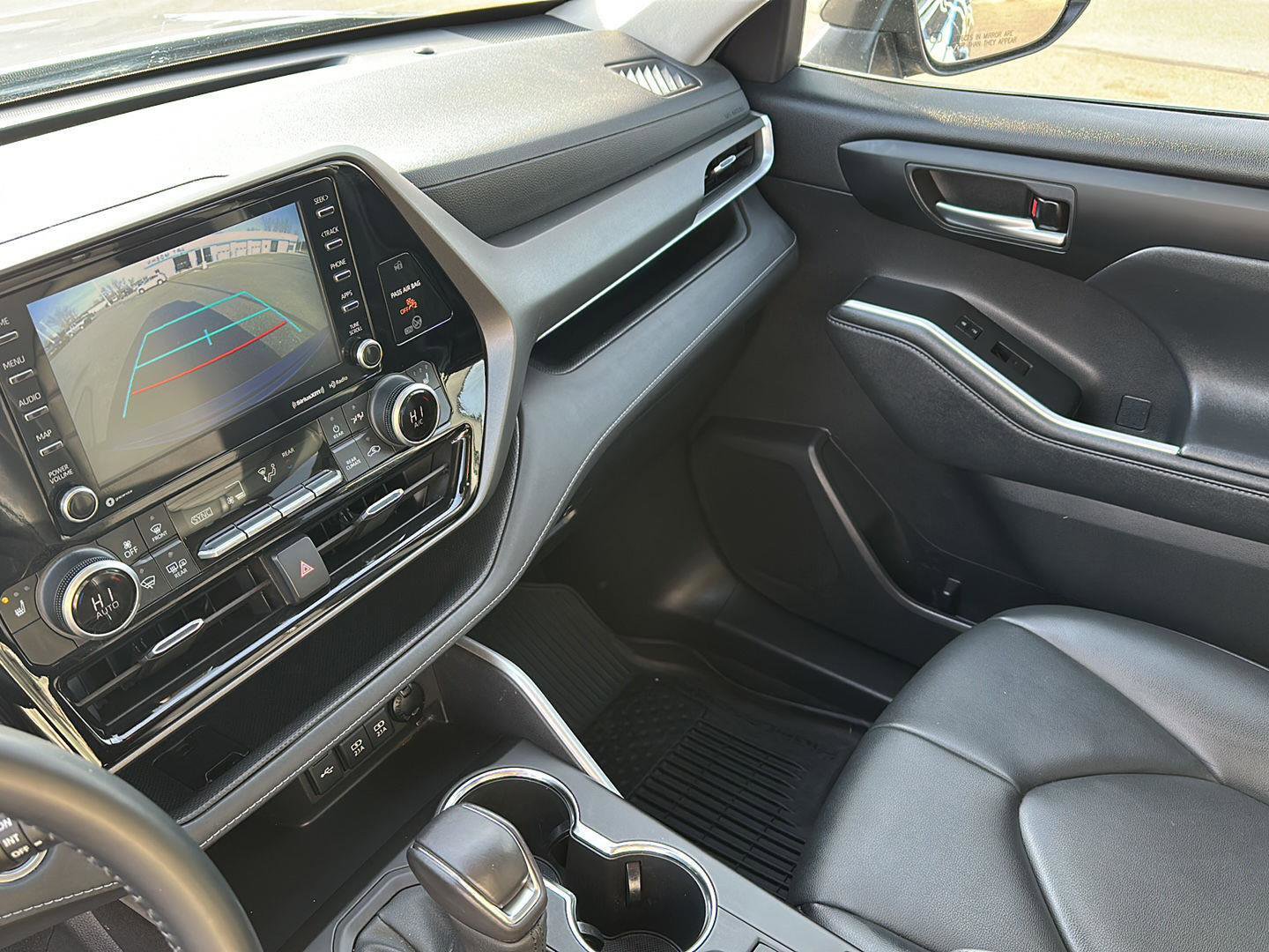 Used 2021 Toyota Highlander XLE image 38