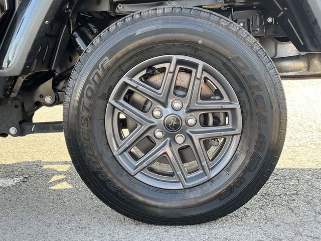 Used 2024 Jeep Gladiator Sport image 11