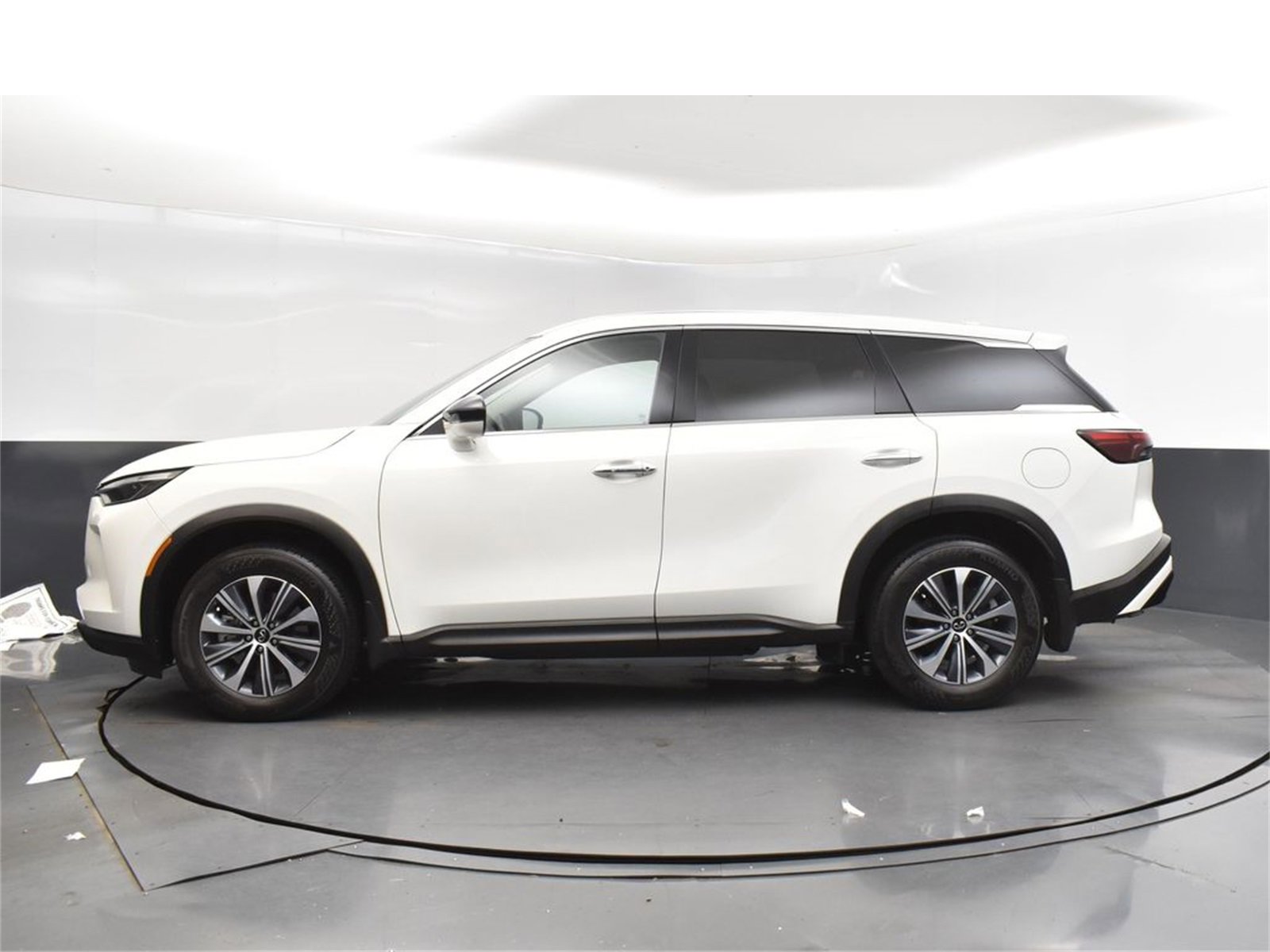 Certified 2025 INFINITI QX60 Pure image 4