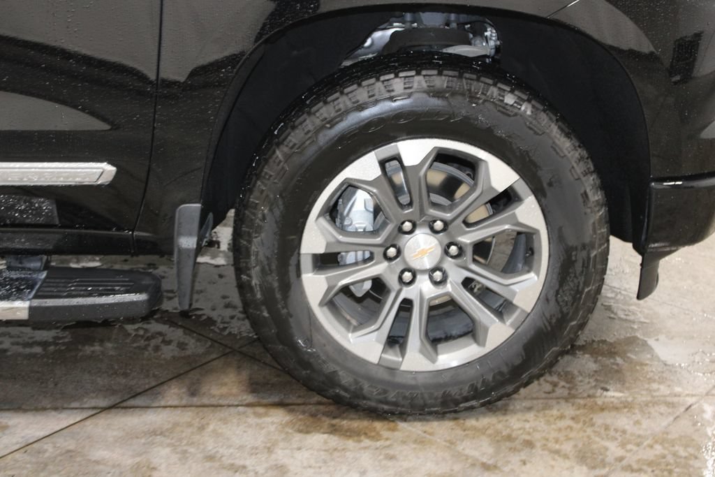 Used 2025 Chevrolet Silverado 1500 High Country AWD/4WD image 68