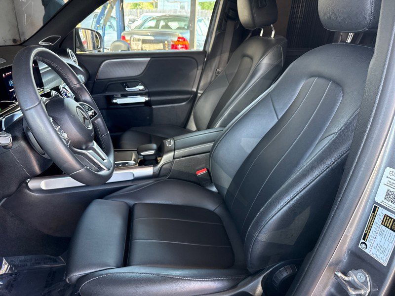 Used 2022 Mercedes-Benz EQB 300 4MATIC image 50