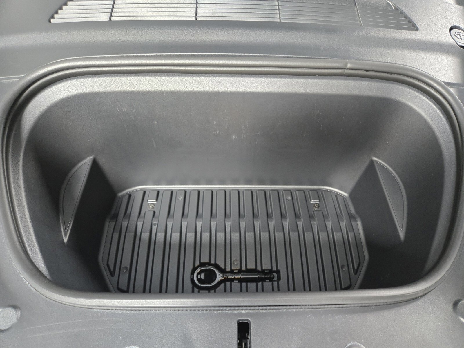 Used 2022 Tesla Model Y Long Range image 19