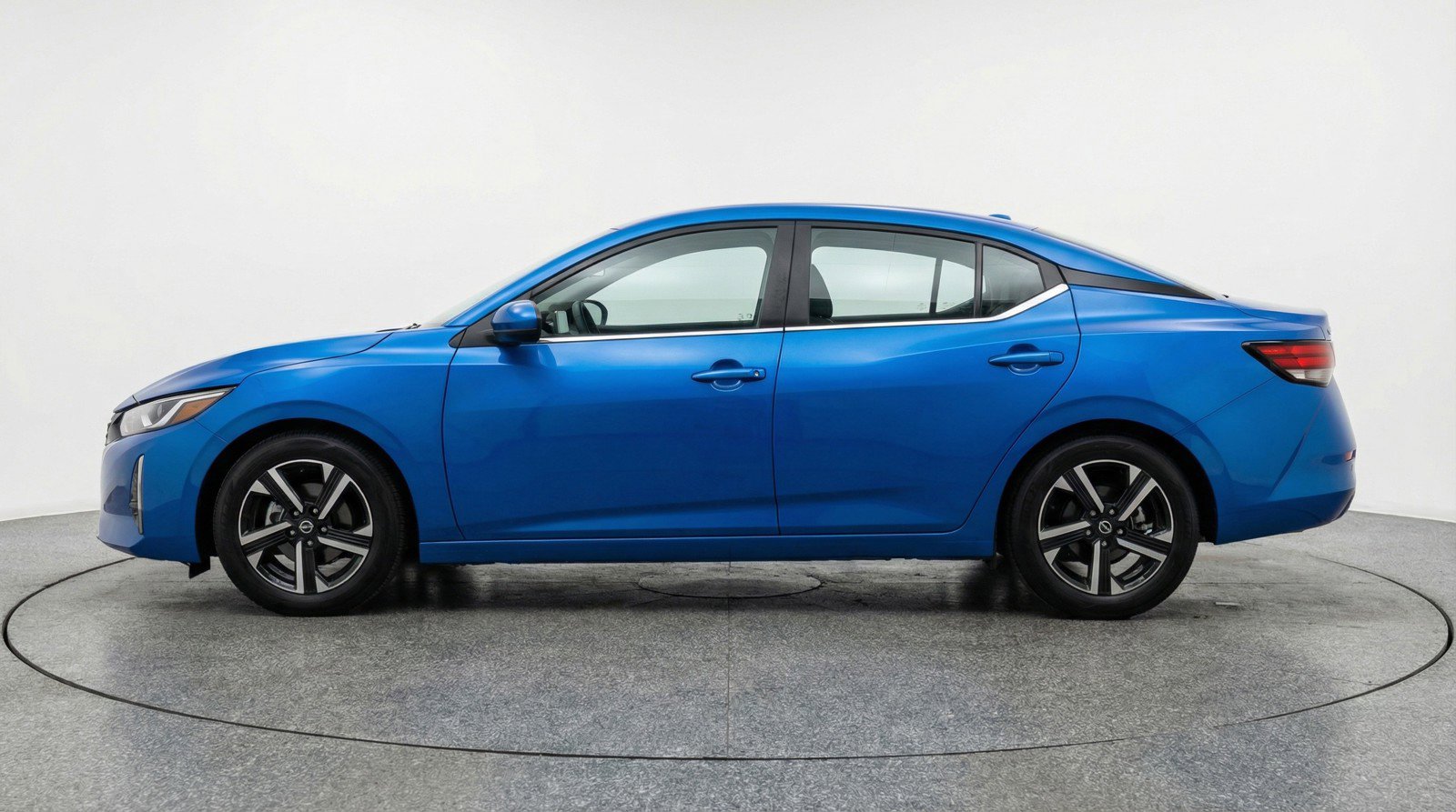 Used 2025 Nissan Sentra SV FWD image 5