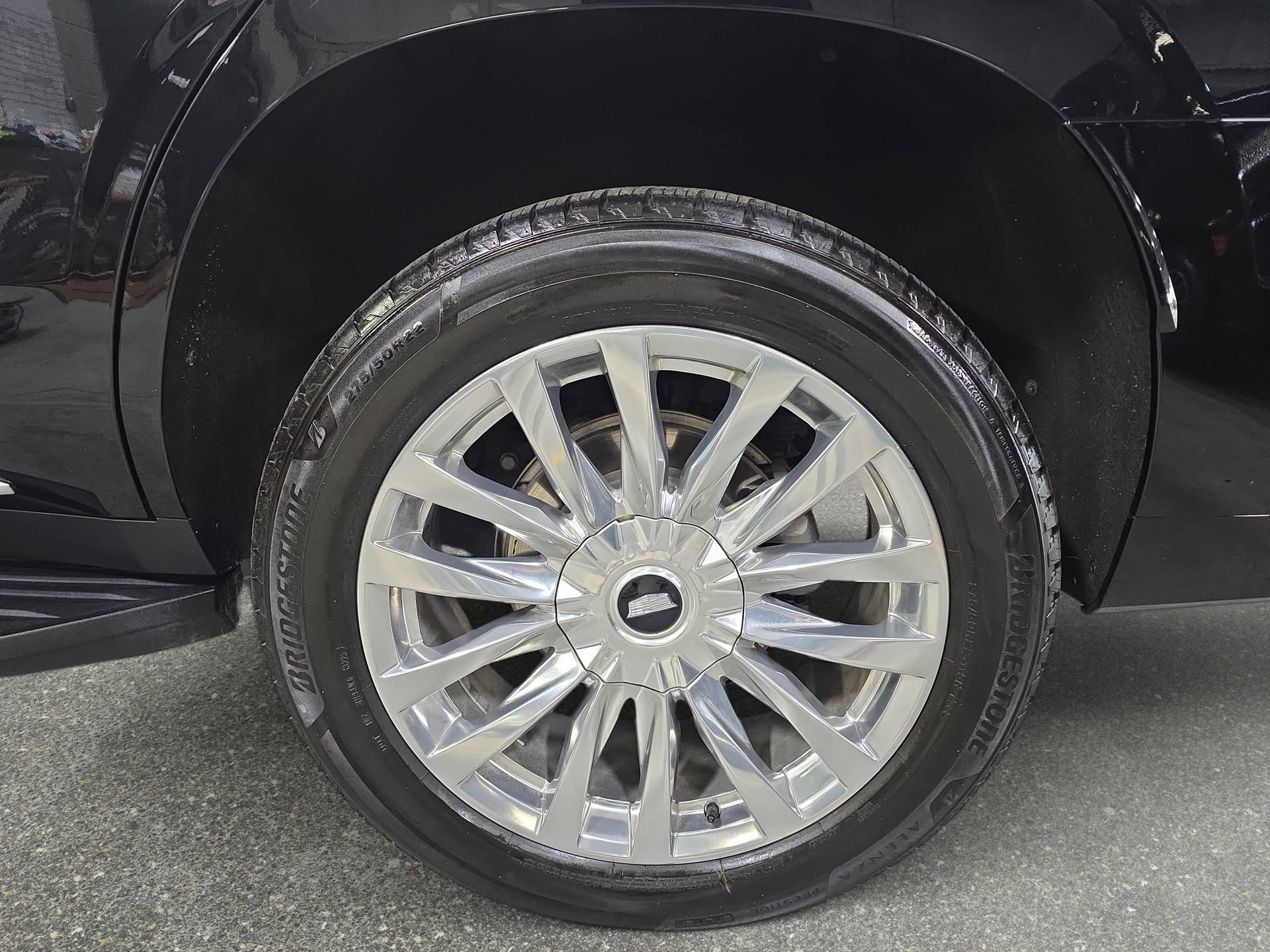 Used 2024 Cadillac Escalade Premium Luxury RWD image 32