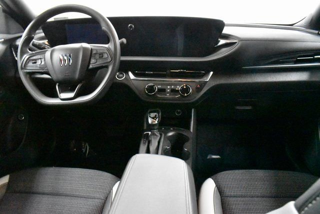 Used 2024 Buick Envista Preferred w/ Convenience II Package image 16