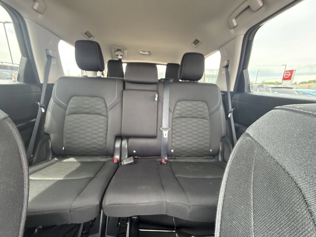 Used 2025 Nissan Pathfinder SV FWD image 21