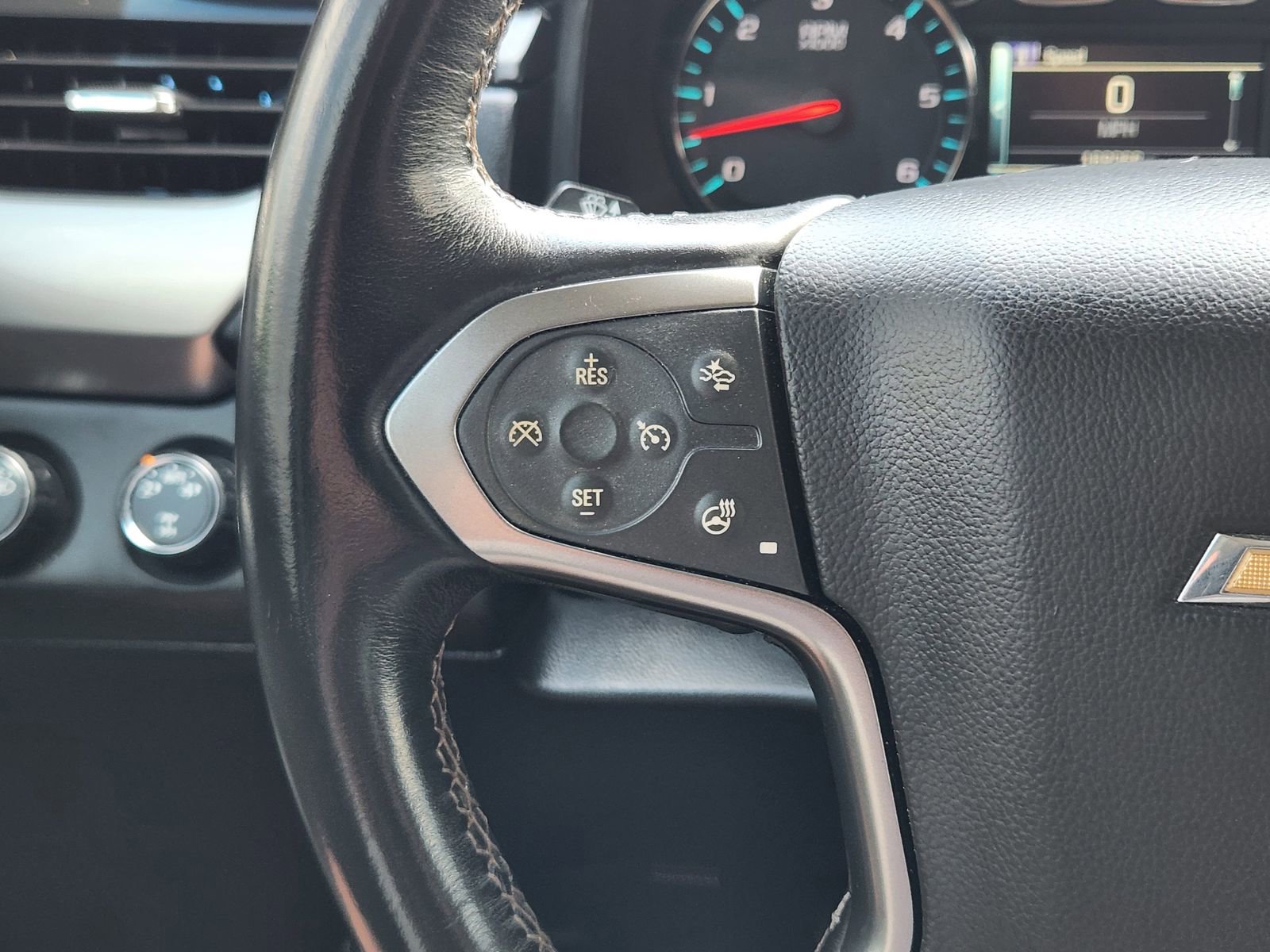 Used 2015 Chevrolet Suburban LTZ AWD/4WD image 33