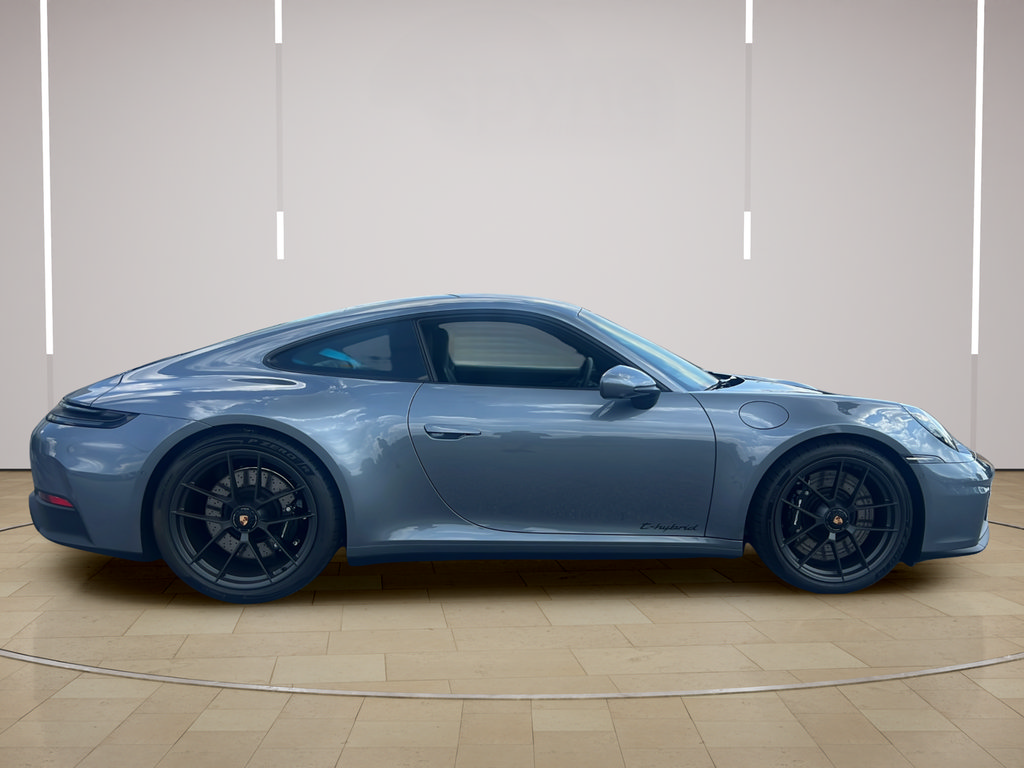 Certified 2026 Porsche 911 Carrera GTS RWD image 8