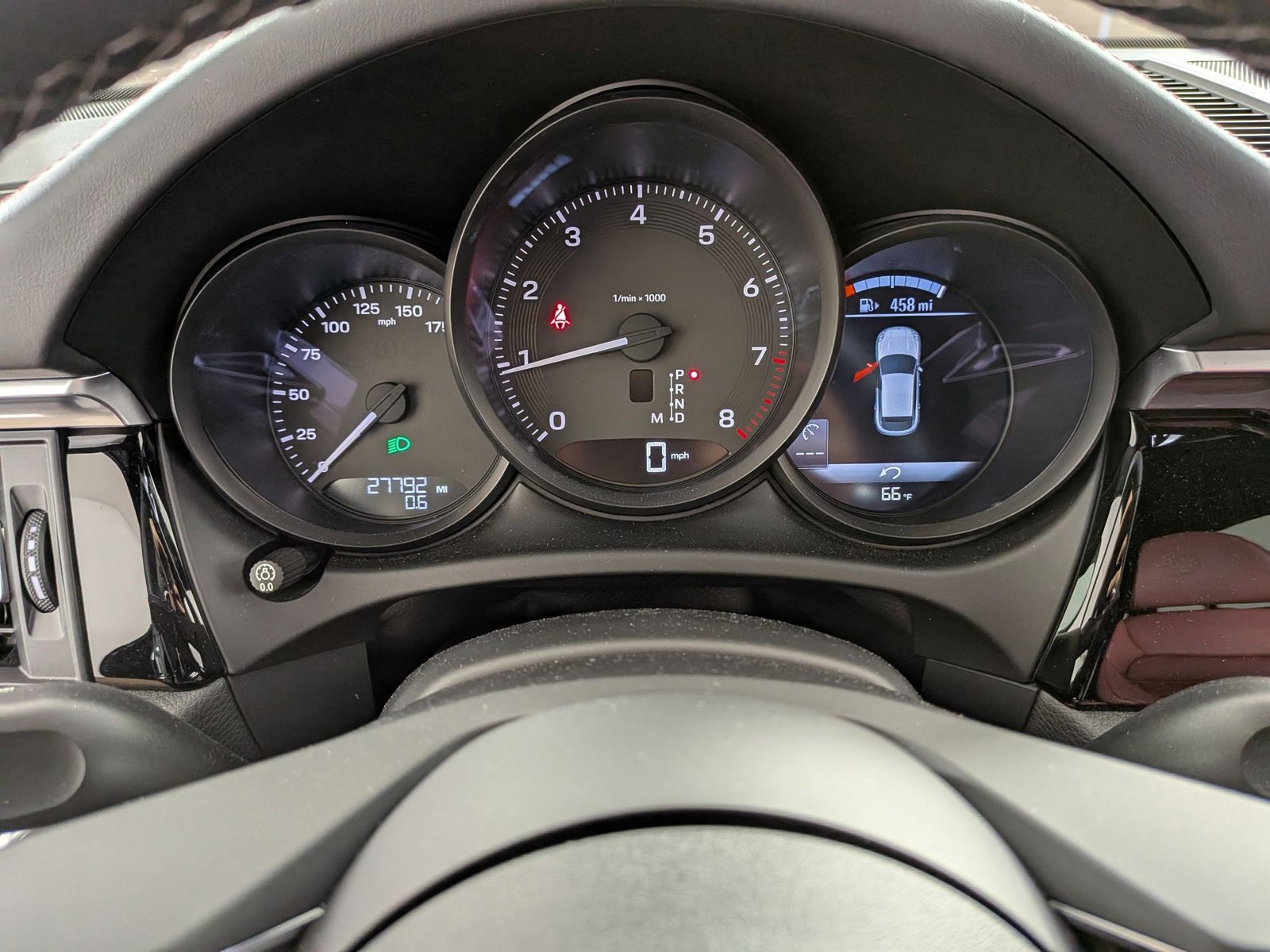 Certified 2023 Porsche Macan AWD/4WD image 16