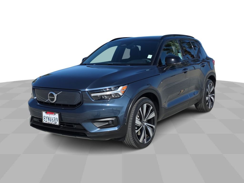 Used 2022 Volvo XC40 P8 Recharge Plus image 4