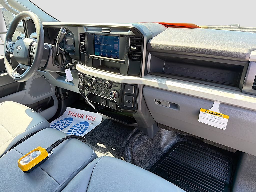 New 2026 Ford F550 4x4 Crew Cab image 16