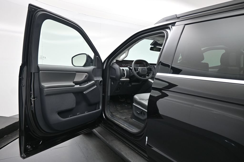 New 2026 Ford Expedition Active AWD/4WD image 8