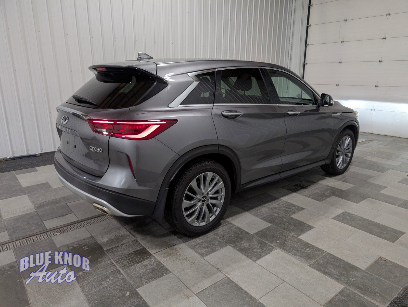Used 2023 INFINITI QX50 Pure image 4