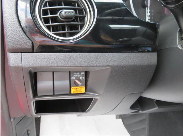 Used 2006 MAZDA MX-5 Miata Sport RWD image 8