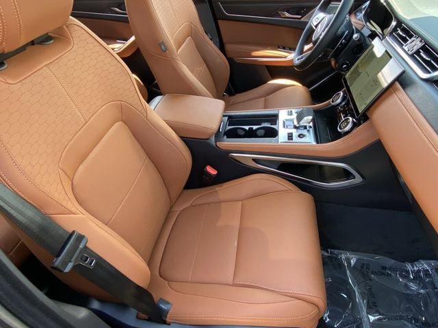 New 2025 Jaguar F-PACE R-Dynamic S AWD/4WD image 10