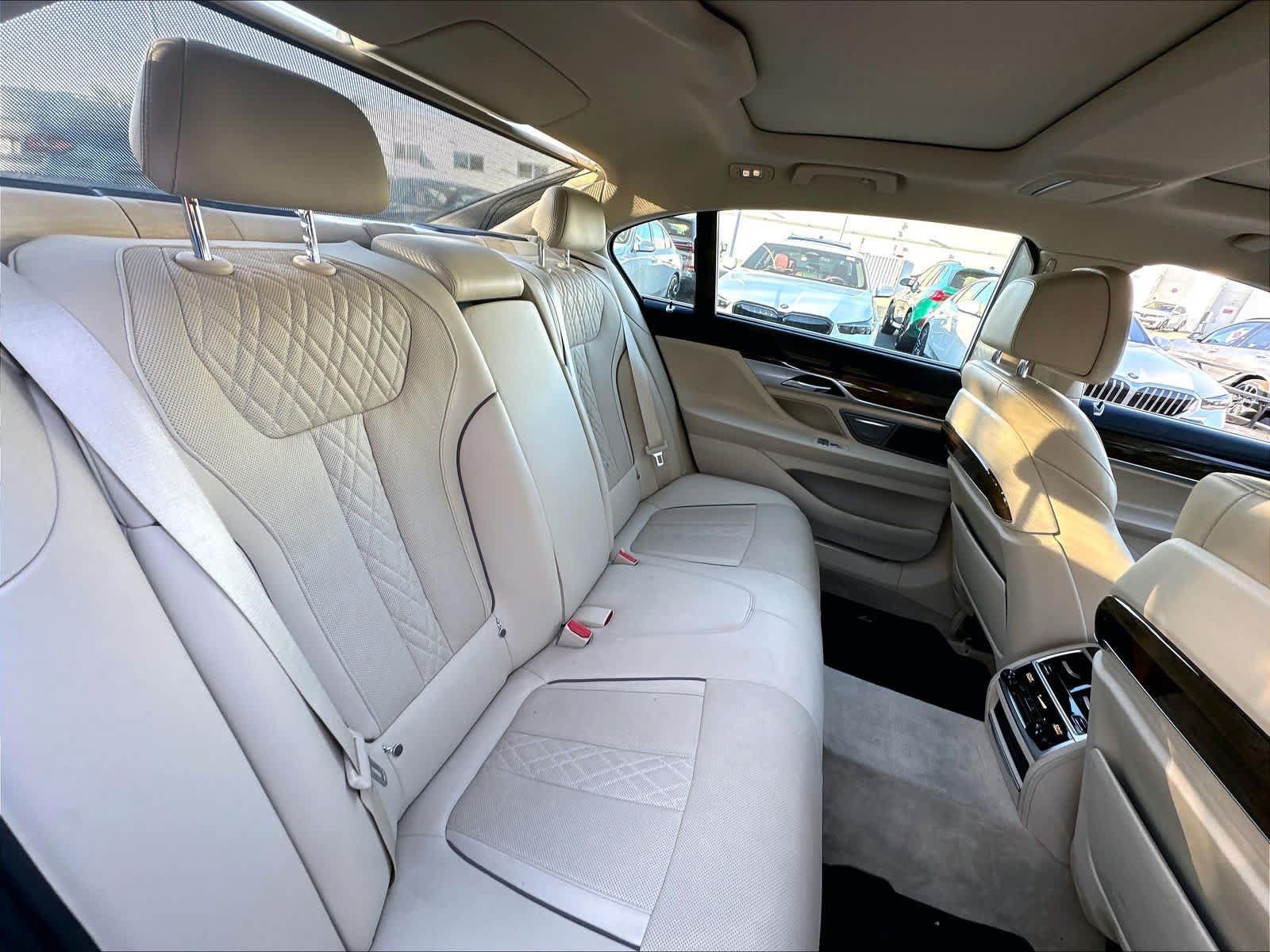 Used 2016 BMW 740i RWD image 23