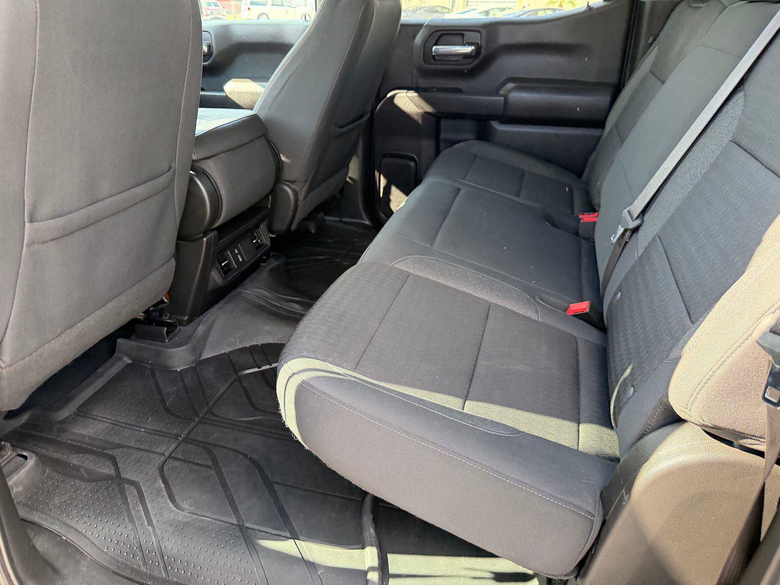 Used 2024 Chevrolet Silverado 1500 Custom image 3