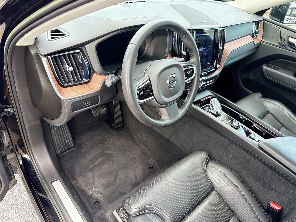 Used 2023 Volvo XC60 B6 Ultimate image 10
