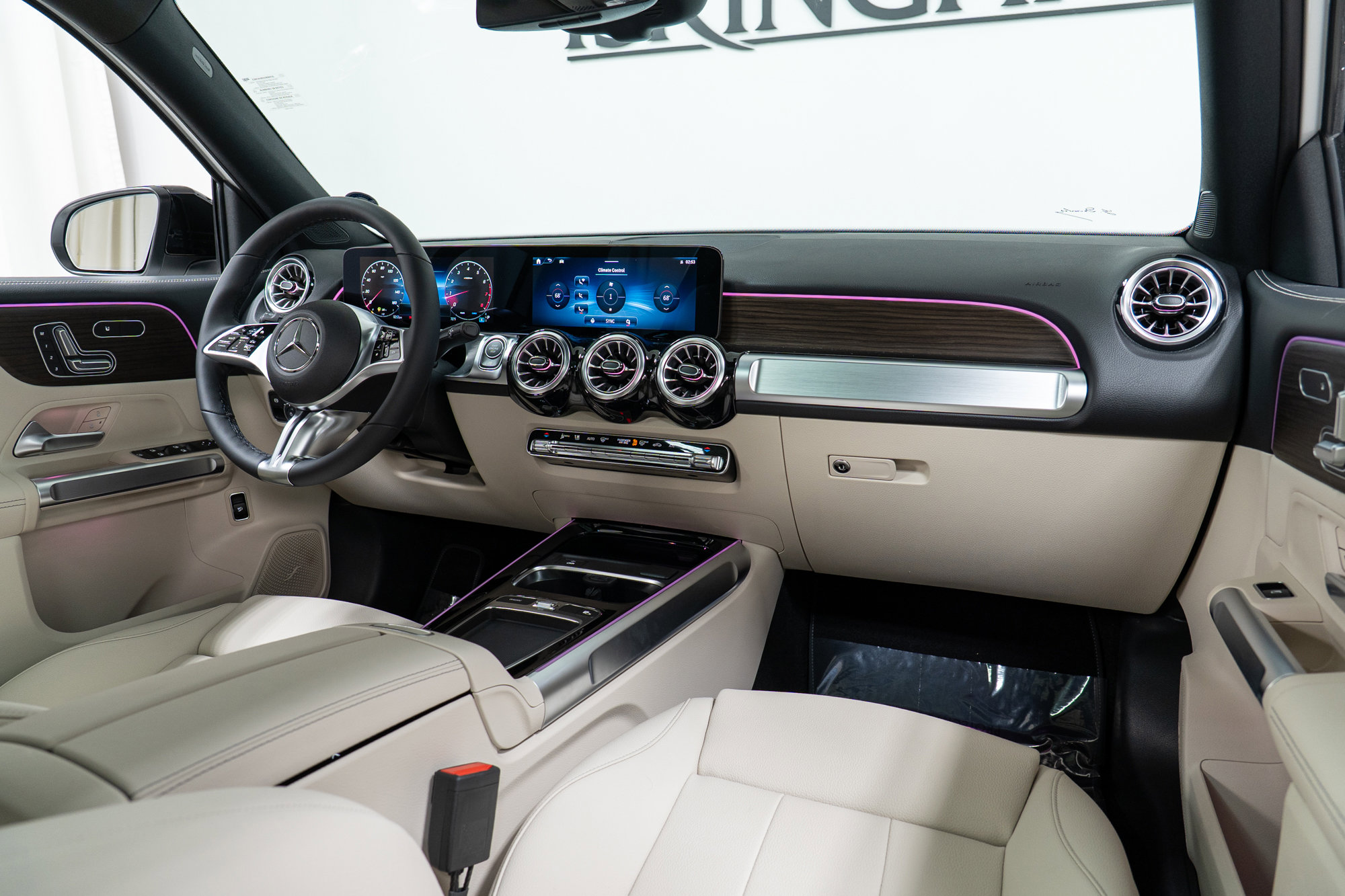 New 2026 Mercedes-Benz GLB 250 4MATIC image 14