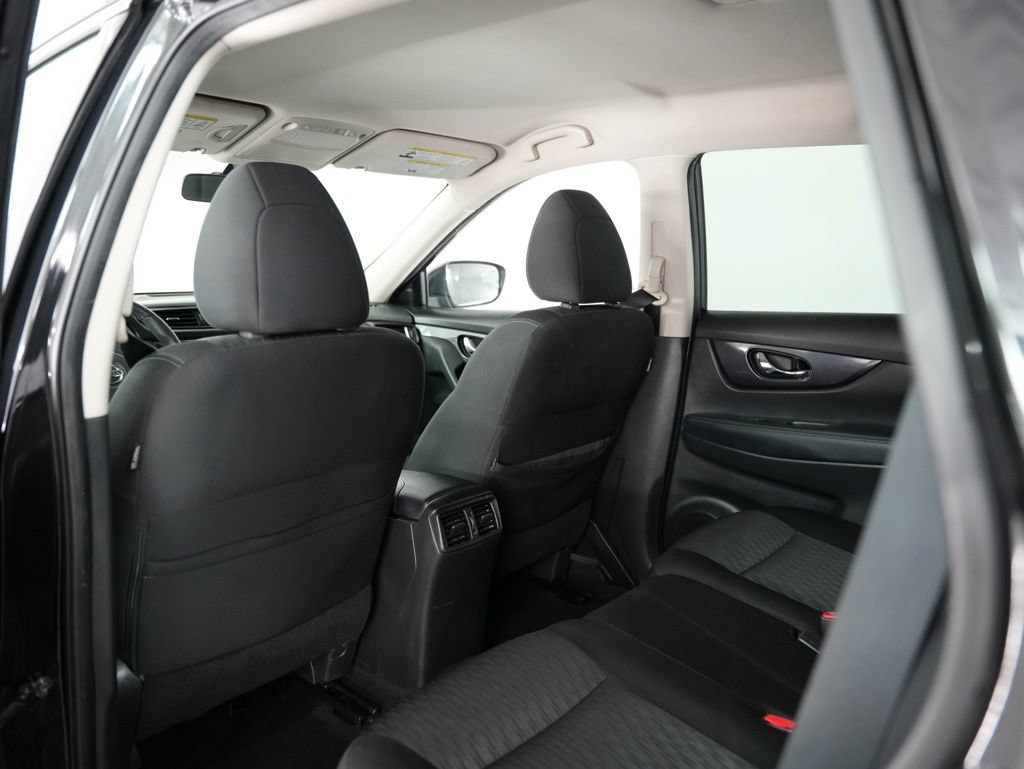 Used 2020 Nissan Rogue SV FWD image 31