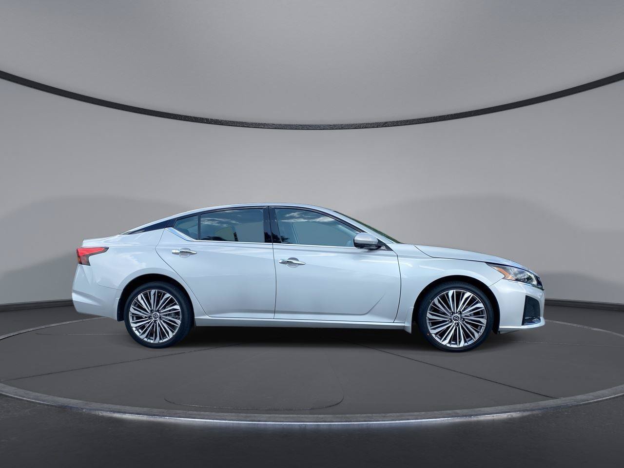 Used 2023 Nissan Altima 2.5 SL AWD/4WD image 9