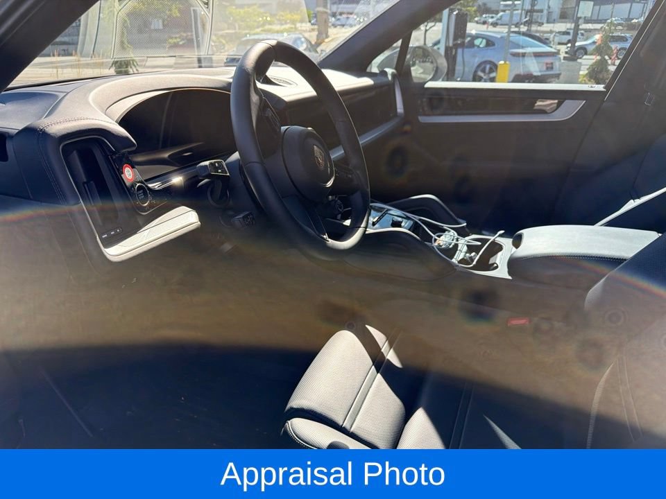 Certified 2025 Porsche Cayenne AWD/4WD image 10