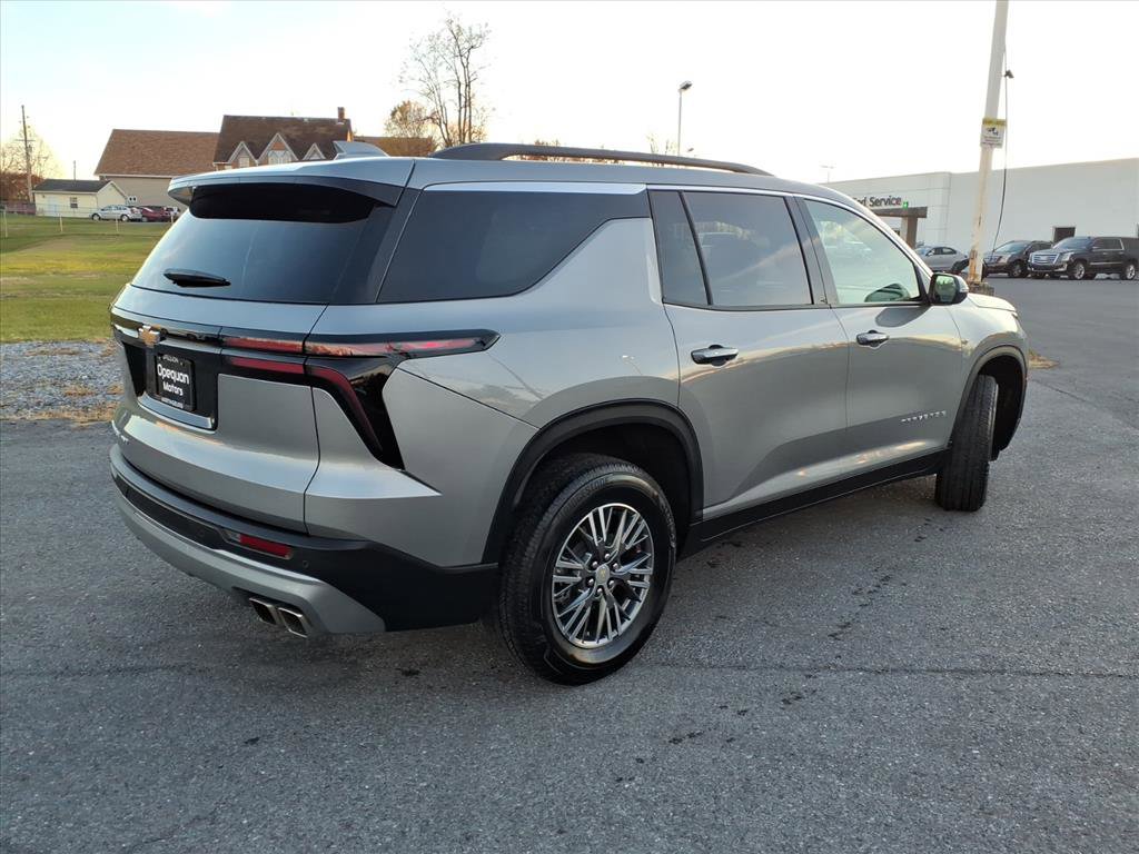 Used 2025 Chevrolet Traverse LT AWD/4WD image 6