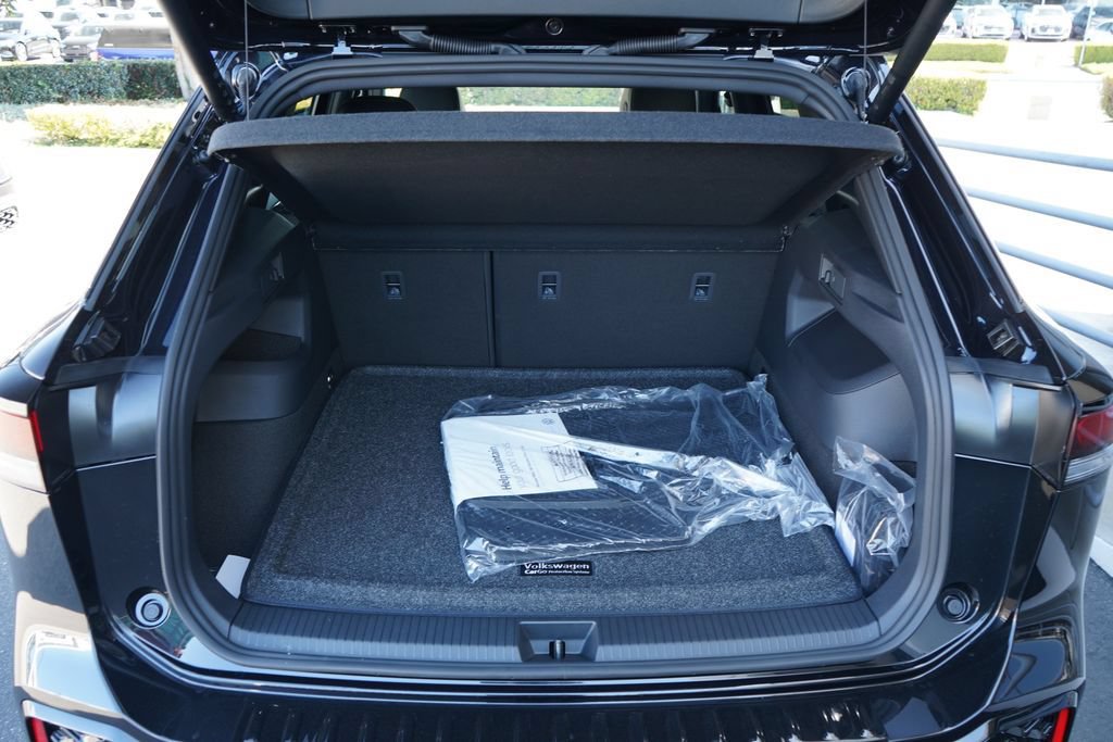 New 2026 Volkswagen Tiguan SE R-Line AWD/4WD image 10