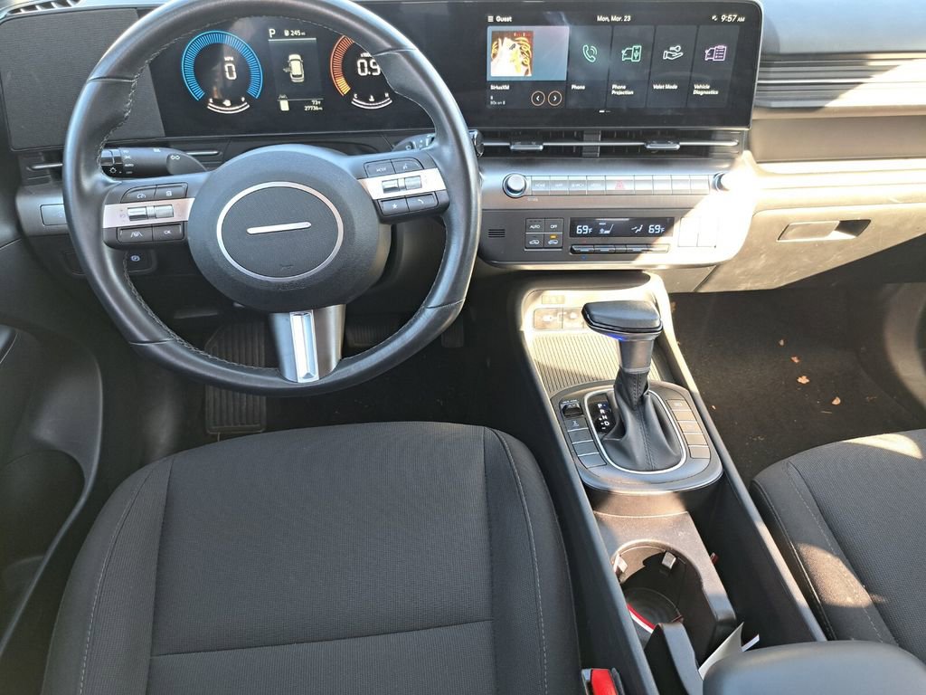 Used 2025 Hyundai Kona SEL image 19