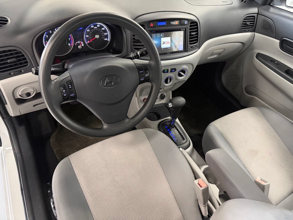 Used 2011 Hyundai Accent GLS w/ Premium Pkg 4 FWD image 9