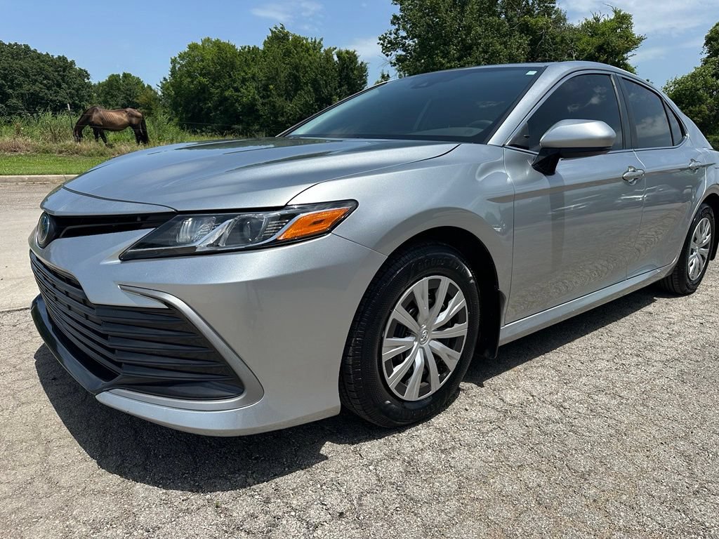 Used 2023 Toyota Camry LE FWD image 1