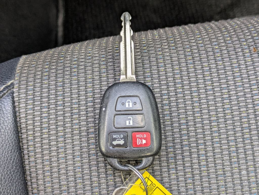 Used 2015 Toyota Corolla S image 28