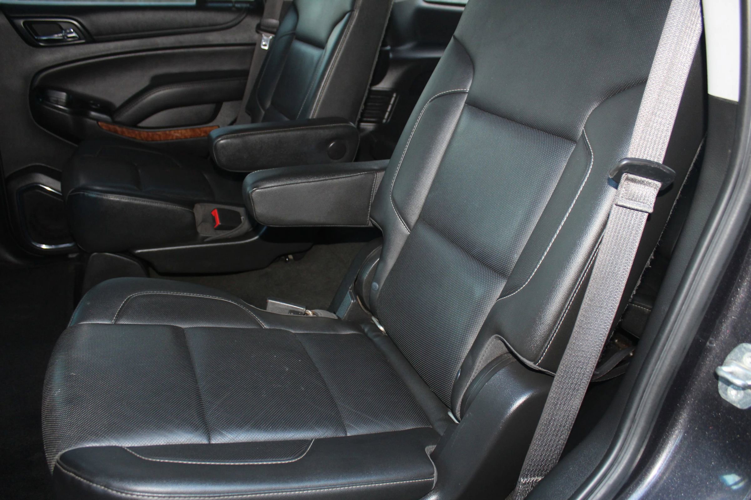 Used 2018 Chevrolet Tahoe Premier AWD/4WD image 13