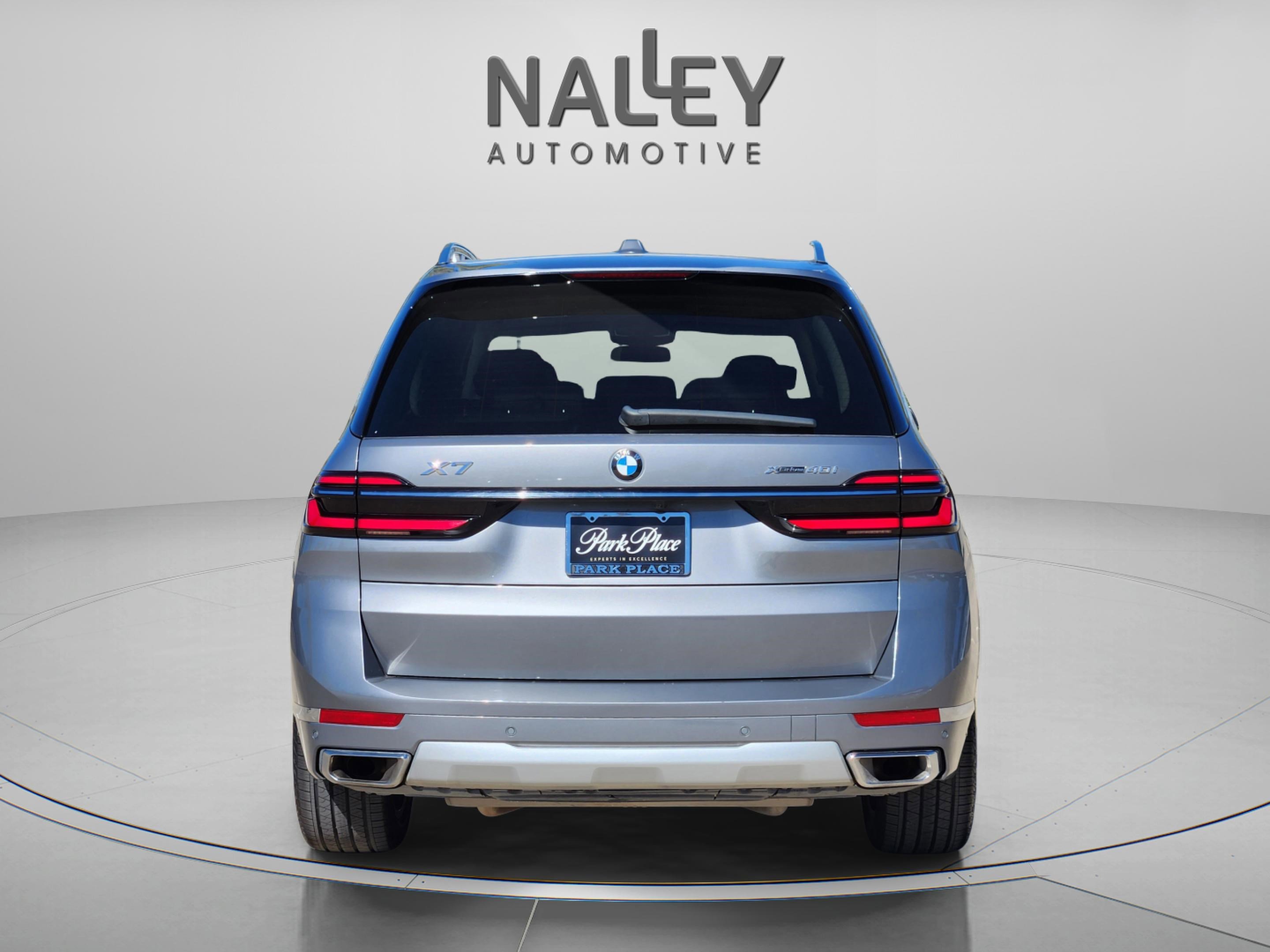 Used 2024 BMW X7 xDrive40i w/ Premium Package image 5