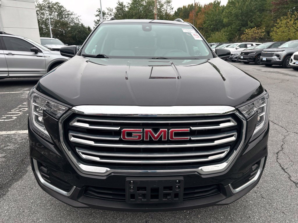 Used 2023 GMC Terrain SLT AWD/4WD image 2