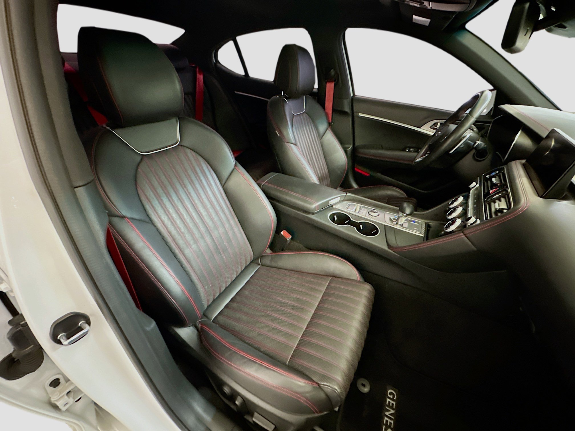 Used 2023 Genesis G70 2.0T w/ Sport Prestige Package image 33