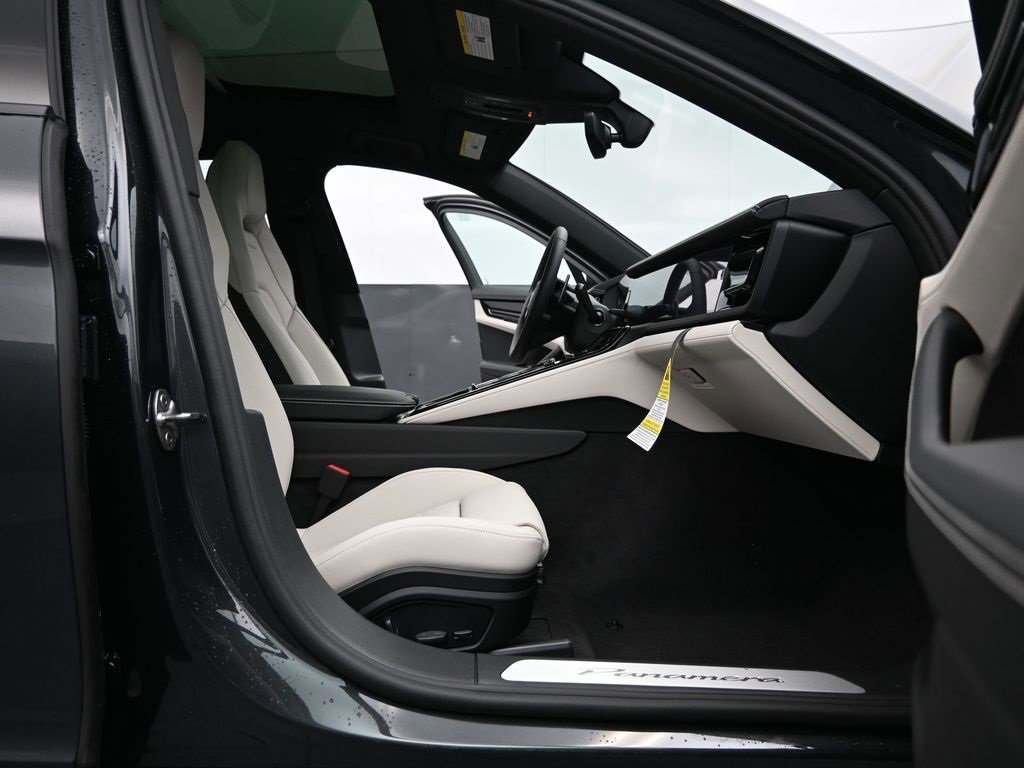 New 2025 Porsche Panamera image 17